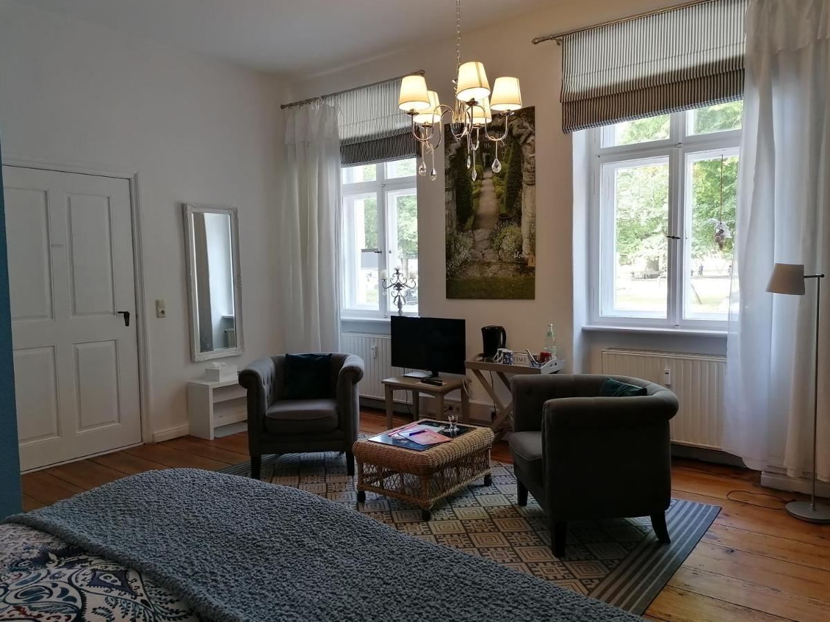 Bed&Breakfast Wagner "Im Alten Pfarrhaus" Neuruppin Dış mekan fotoğraf