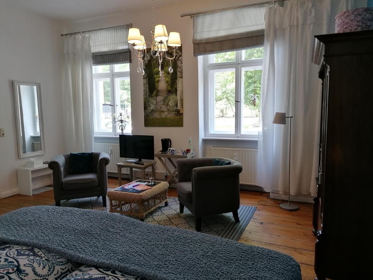 Bed&Breakfast Wagner "Im Alten Pfarrhaus" Neuruppin Dış mekan fotoğraf