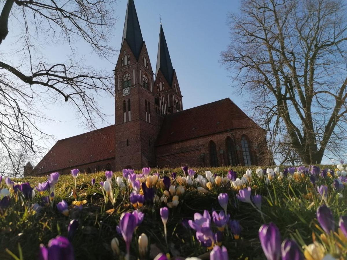 Bed&Breakfast Wagner "Im Alten Pfarrhaus" Neuruppin Dış mekan fotoğraf