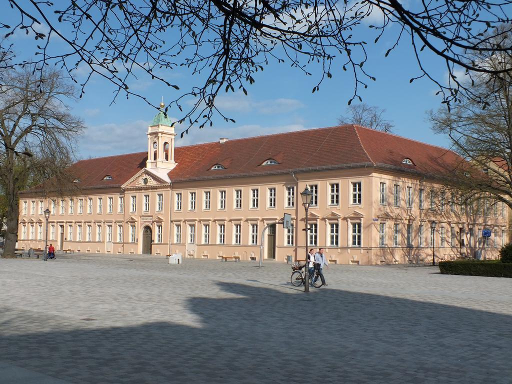 Bed&Breakfast Wagner "Im Alten Pfarrhaus" Neuruppin Dış mekan fotoğraf