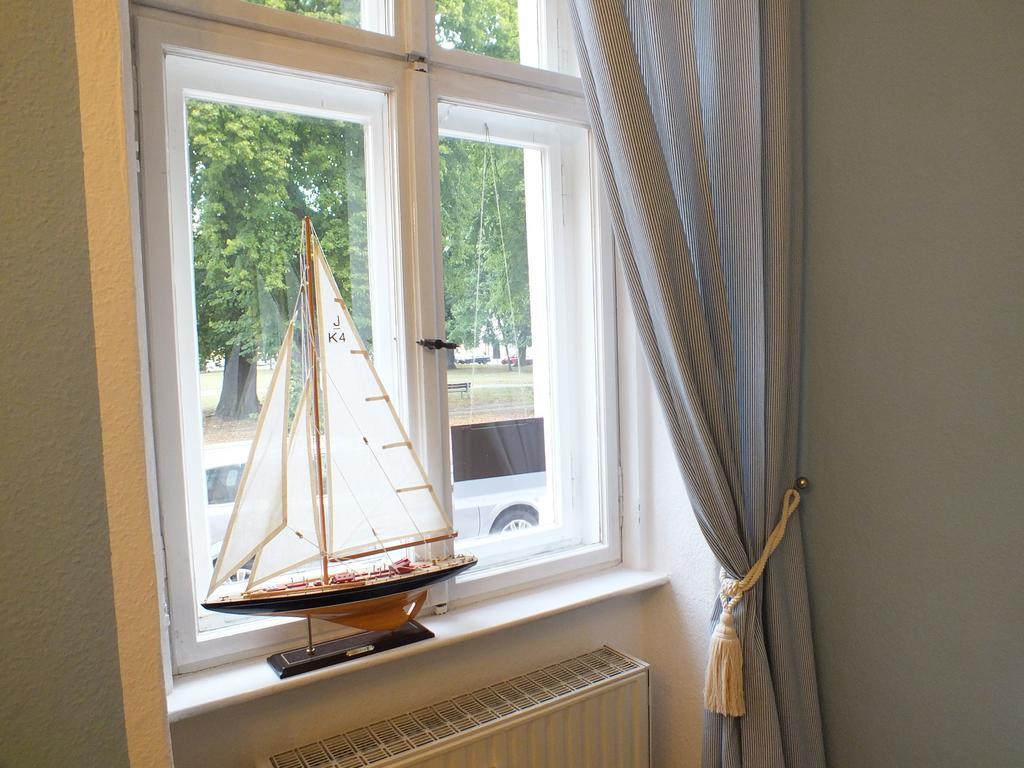 Bed&Breakfast Wagner "Im Alten Pfarrhaus" Neuruppin Dış mekan fotoğraf