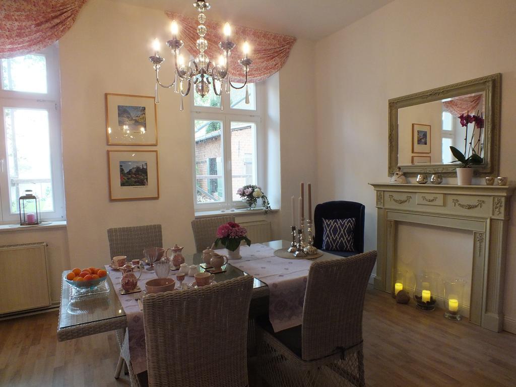 Bed&Breakfast Wagner "Im Alten Pfarrhaus" Neuruppin Dış mekan fotoğraf