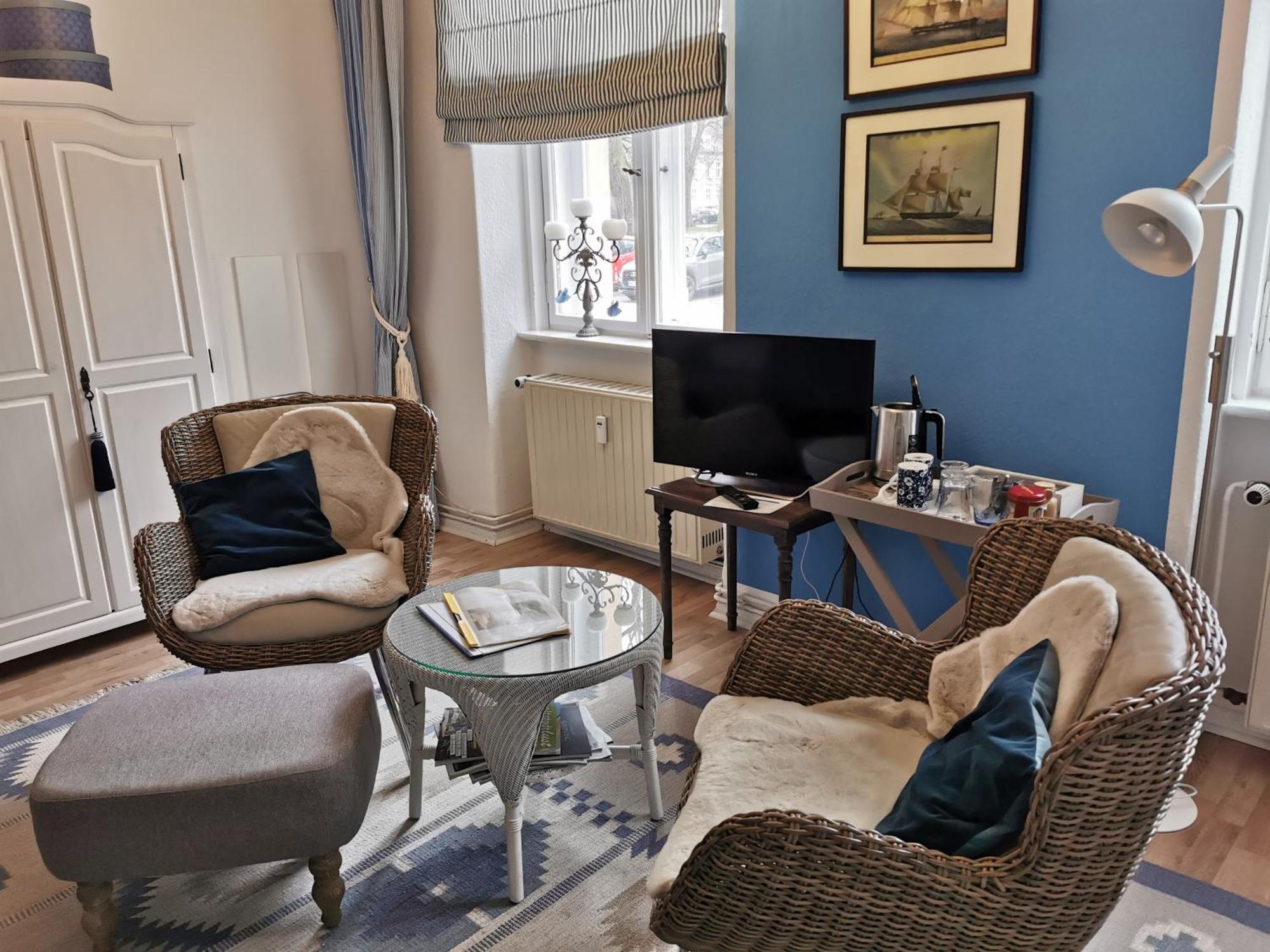Bed&Breakfast Wagner "Im Alten Pfarrhaus" Neuruppin Dış mekan fotoğraf