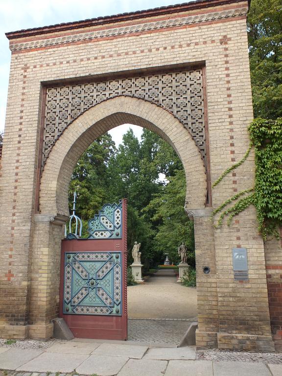 Bed&Breakfast Wagner "Im Alten Pfarrhaus" Neuruppin Dış mekan fotoğraf