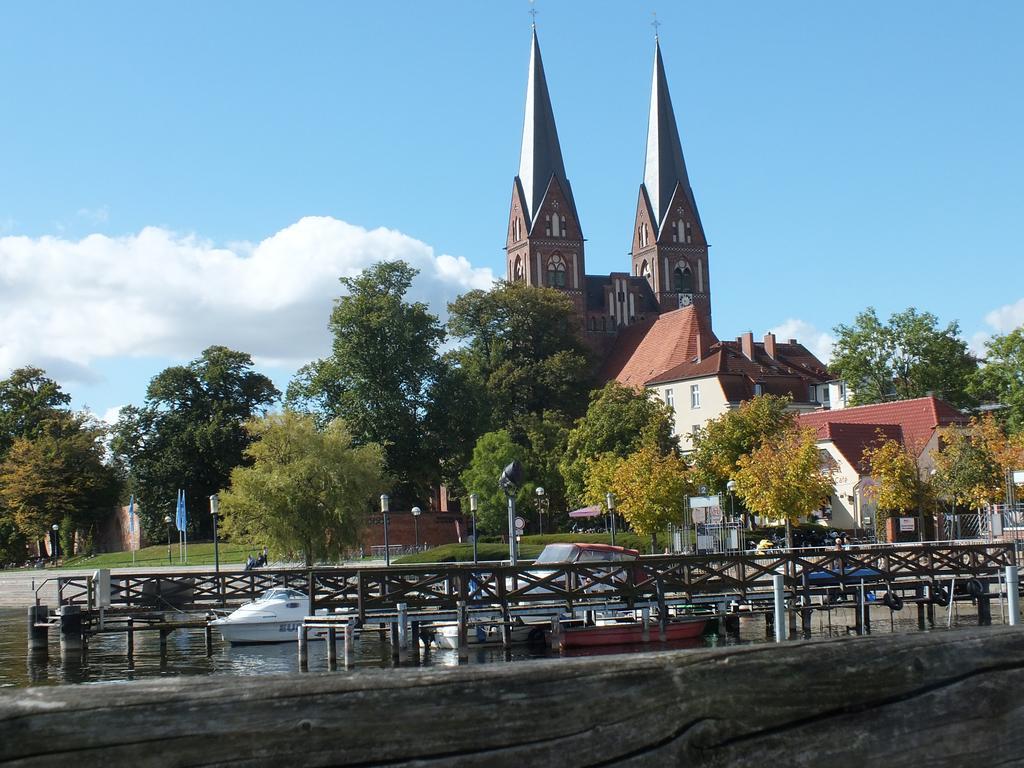 Bed&Breakfast Wagner "Im Alten Pfarrhaus" Neuruppin Dış mekan fotoğraf
